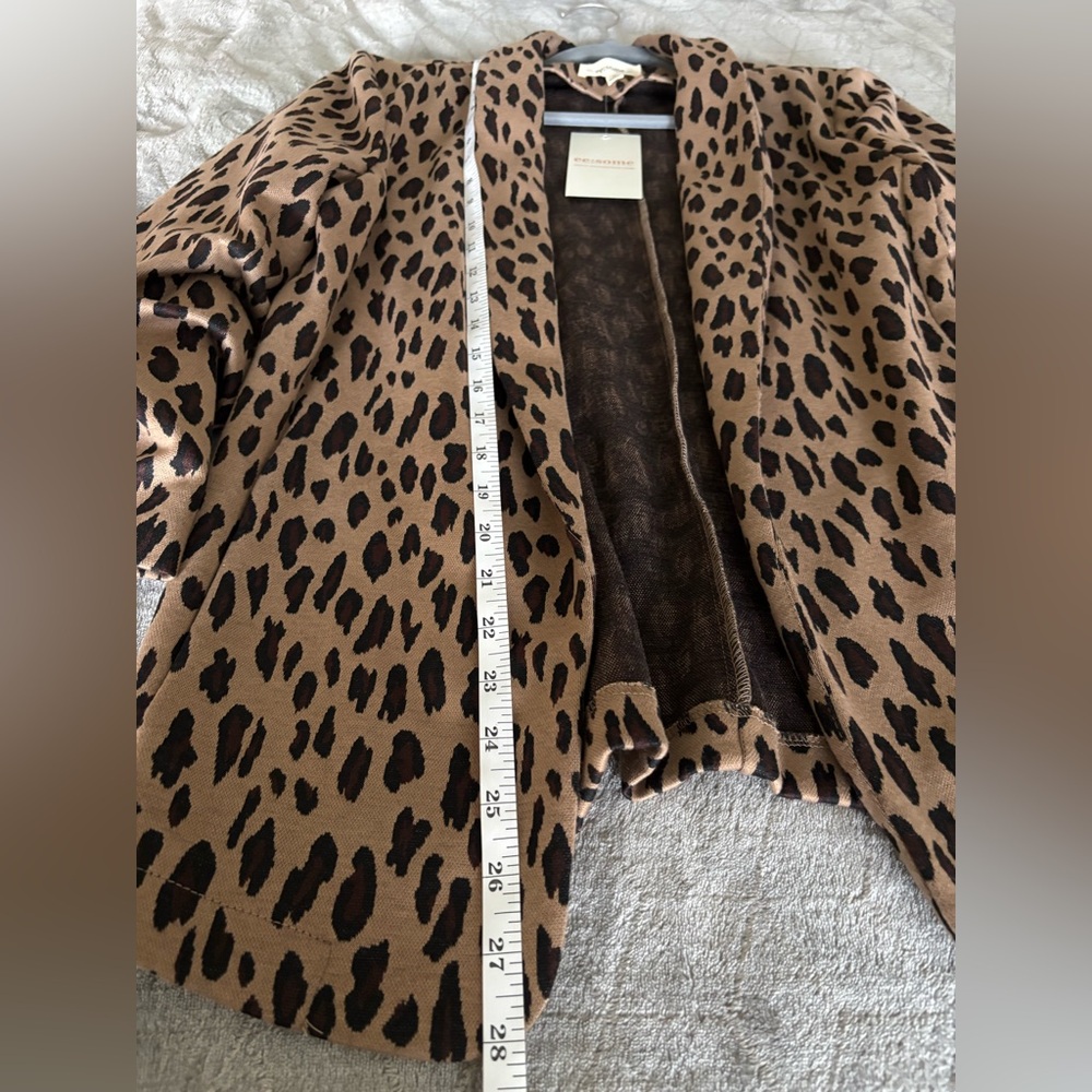 Eesome Animal Print Jacket - Tan and Black - Women’s size s - Picture 7 of 11